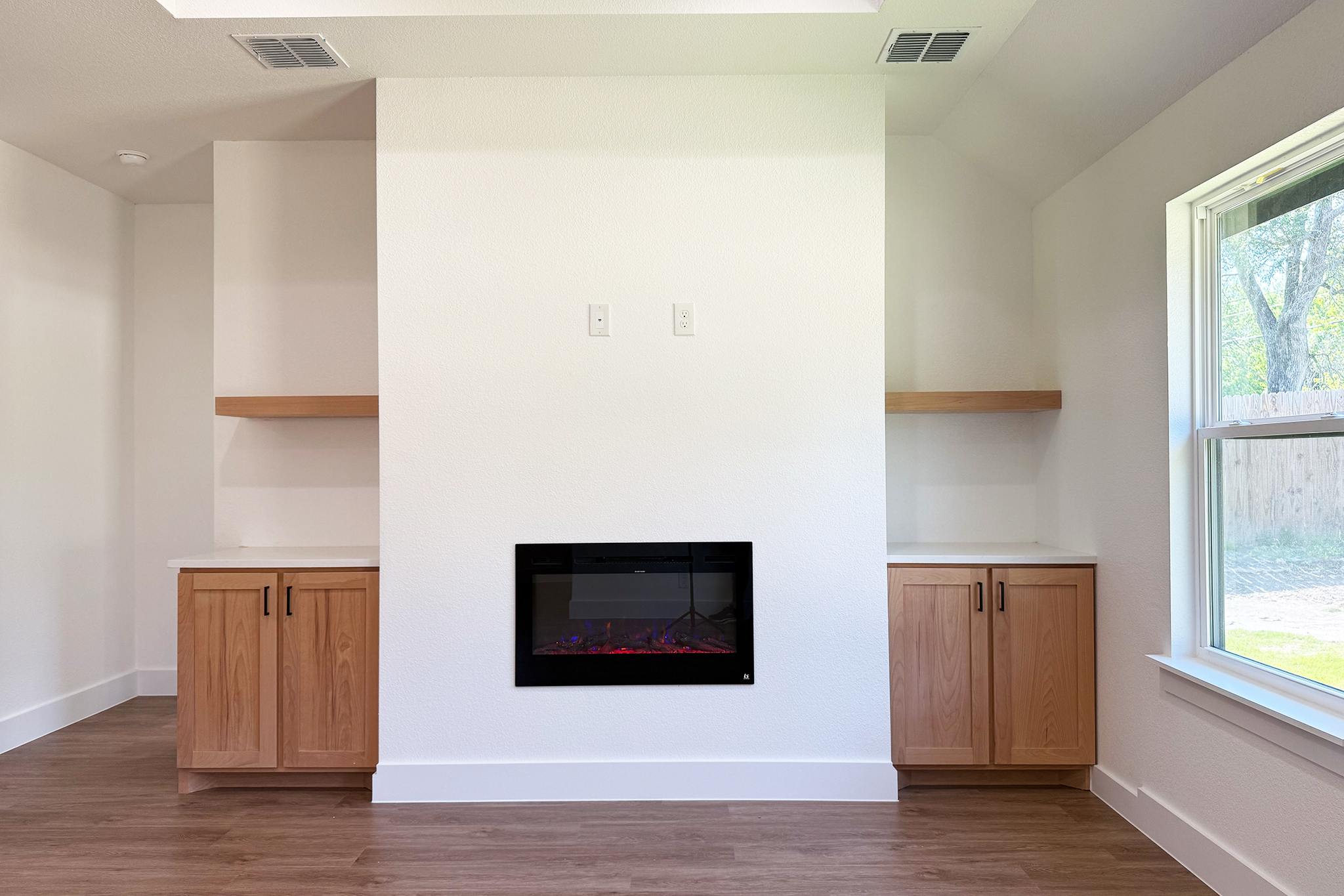 5417 Geddes Ave. Living Room